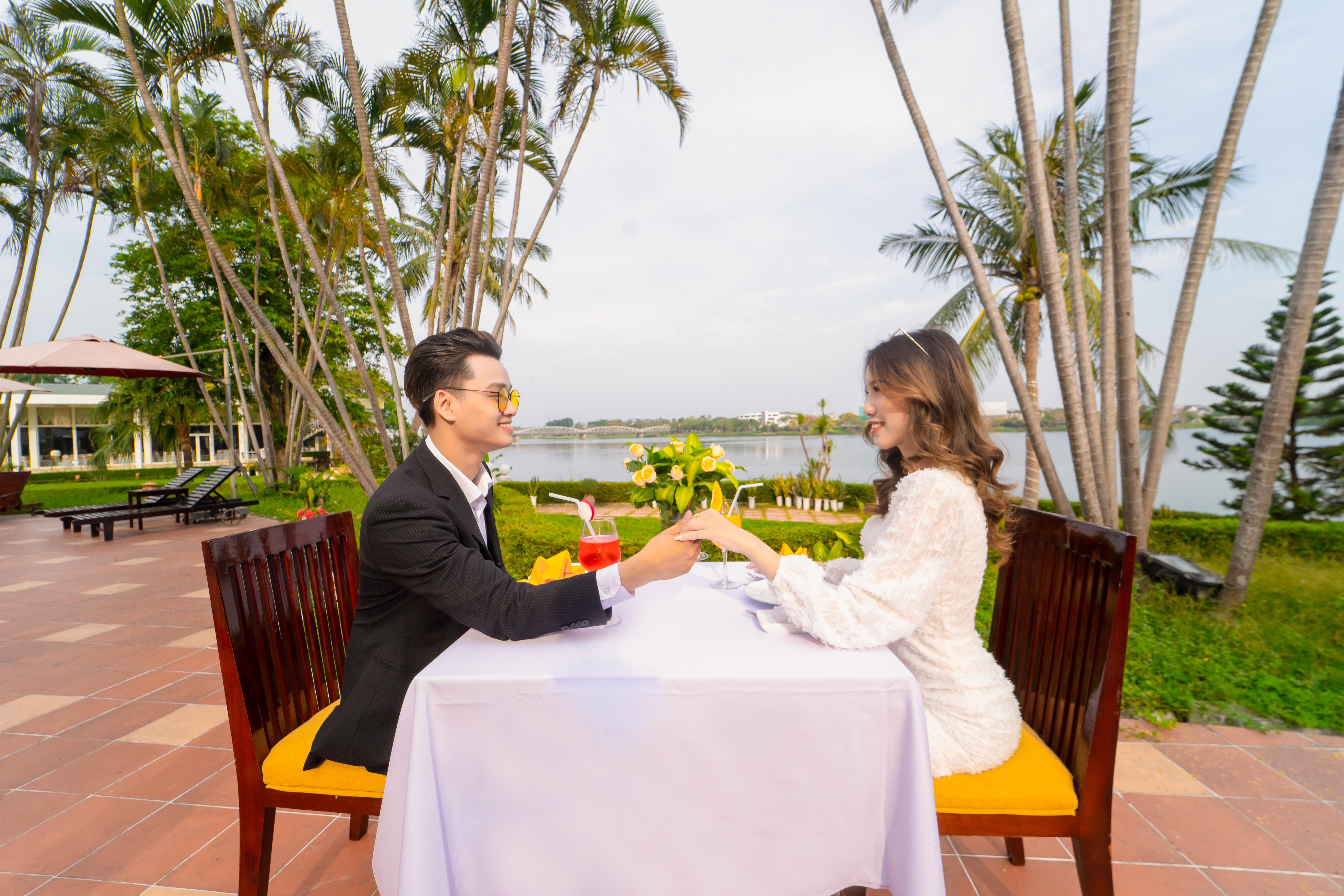 Century Riverside Hotel Hué Eksteriør billede