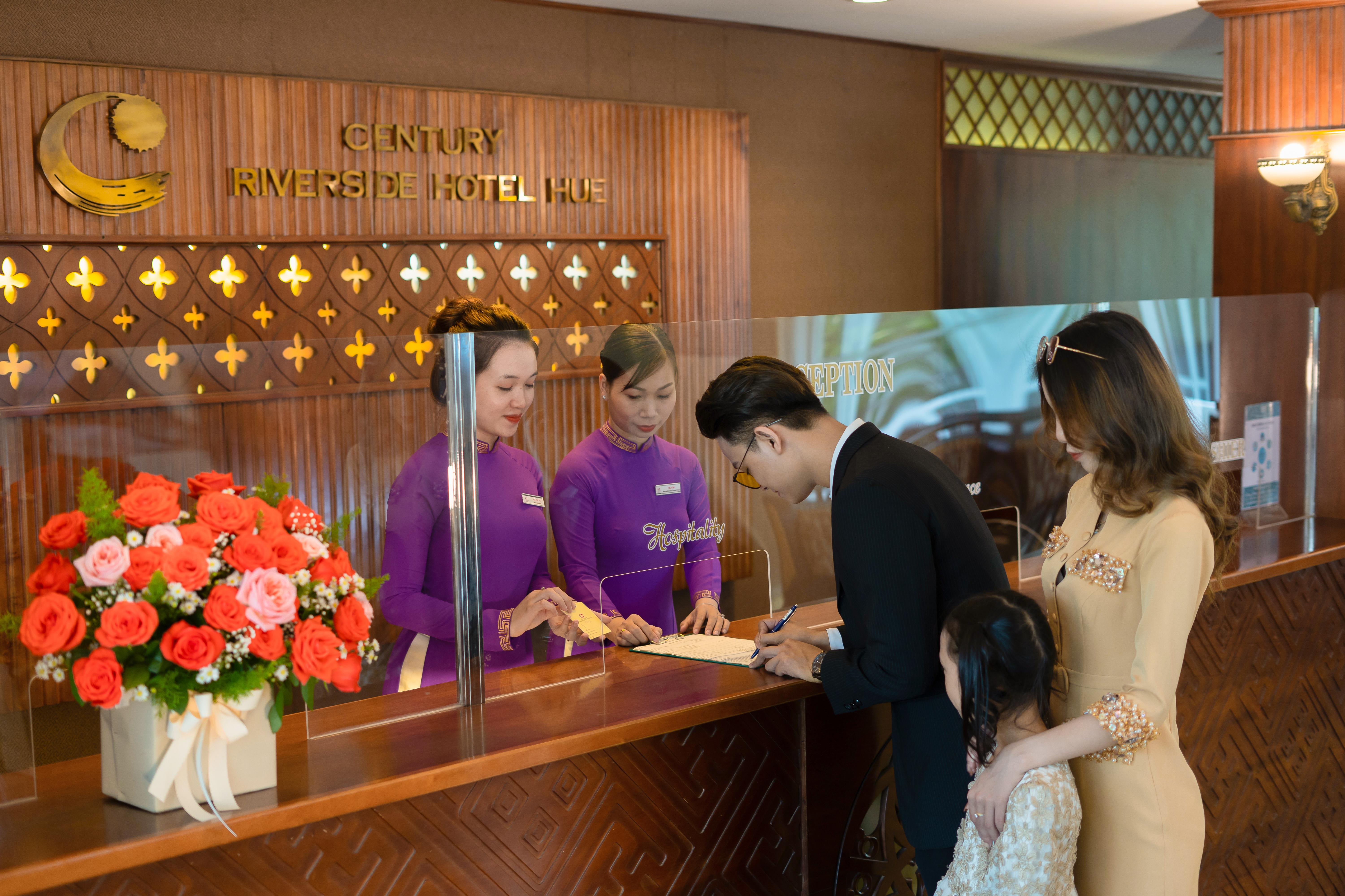 Century Riverside Hotel Hué Eksteriør billede